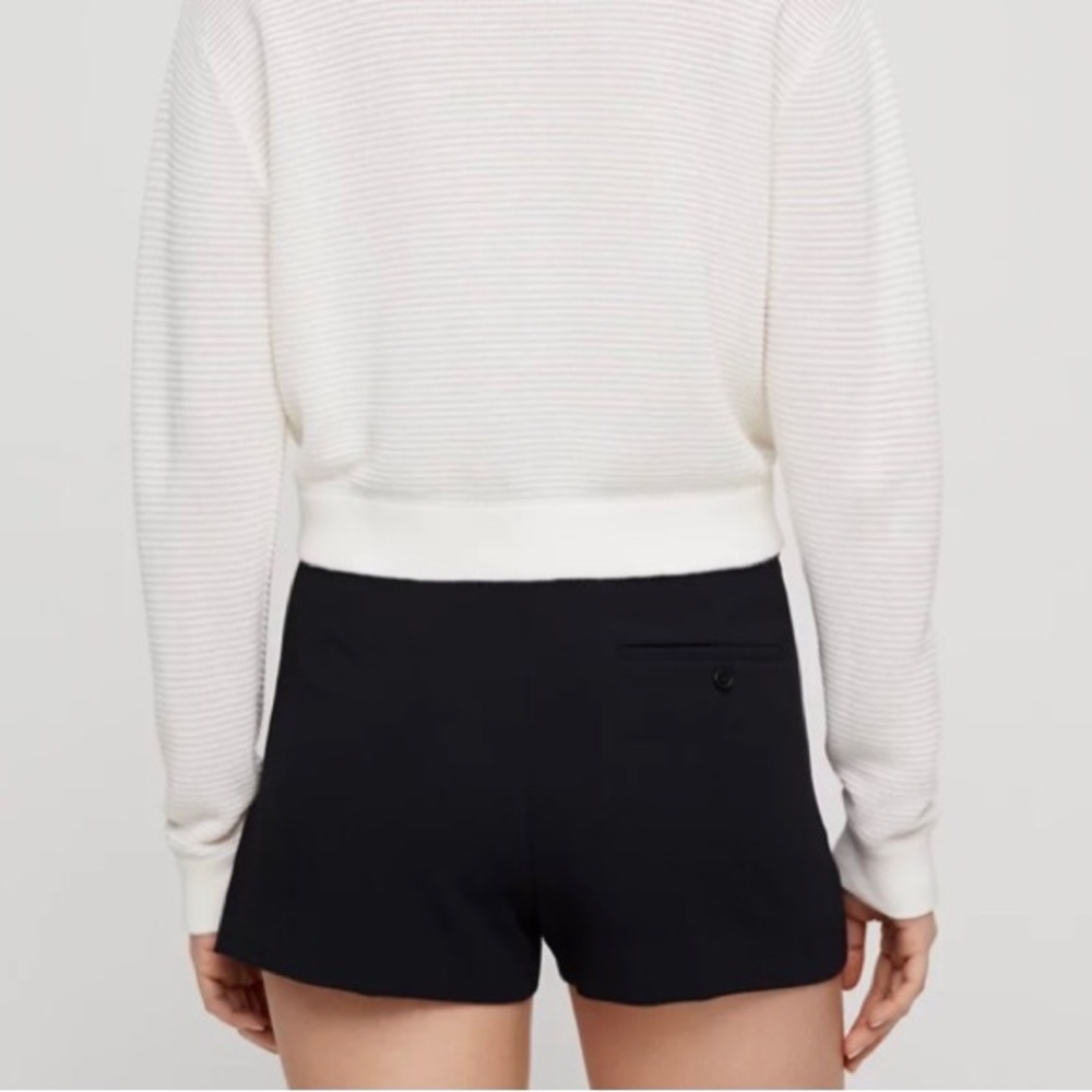 Wilfred Exergue shorts